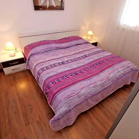 Apartment Milan 1048 Rovinj