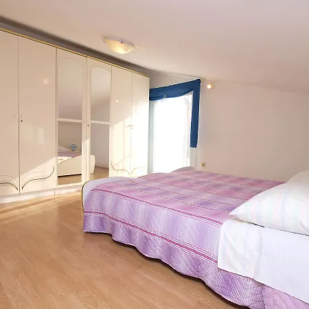 Apartman Milan 1048 *