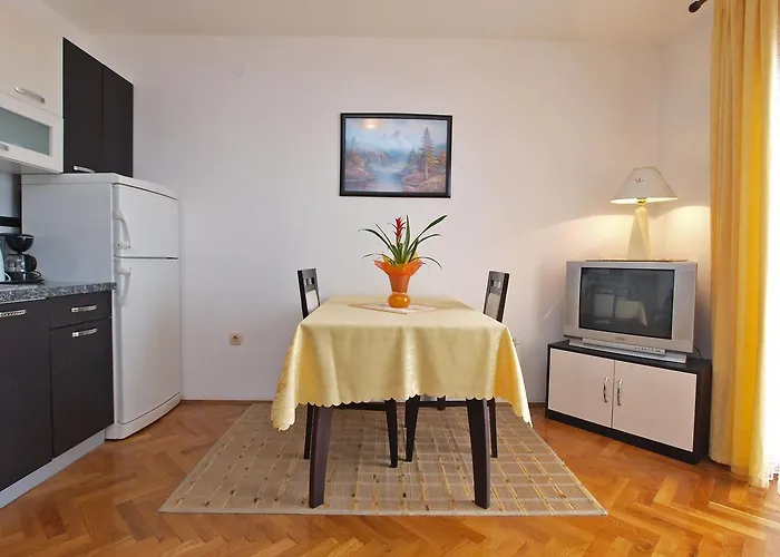 Milan 1048 * Ρόβινι