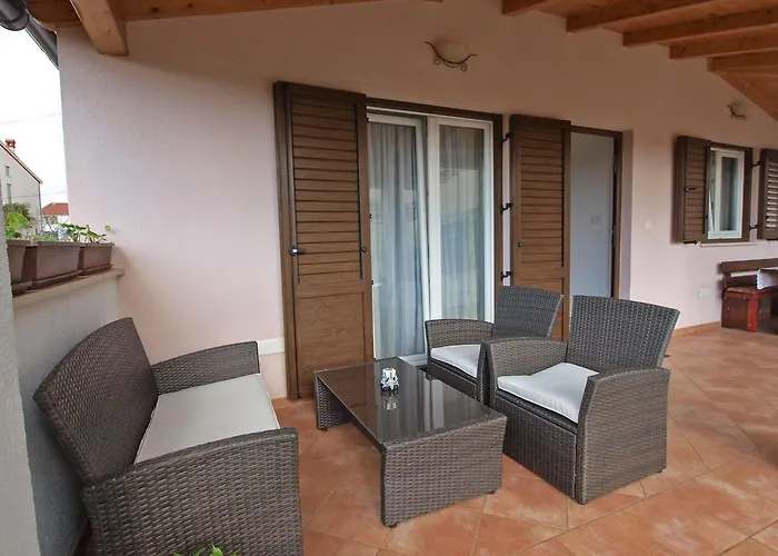 Milan 1048 Ρόβινι