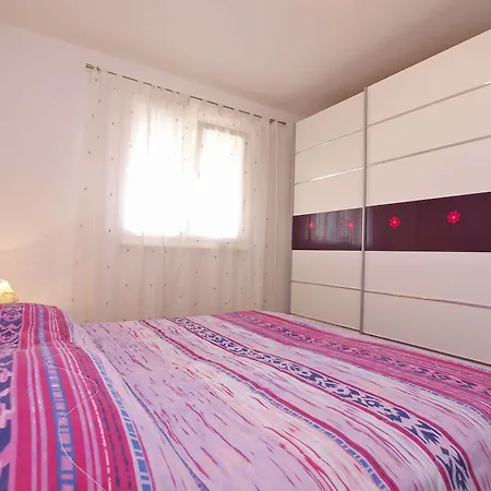 Milan 1048 公寓 罗维尼