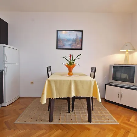 Milan 1048 罗维尼