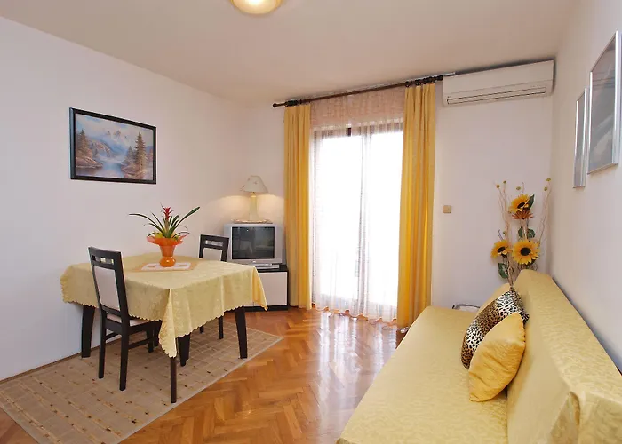 Milan 1048
